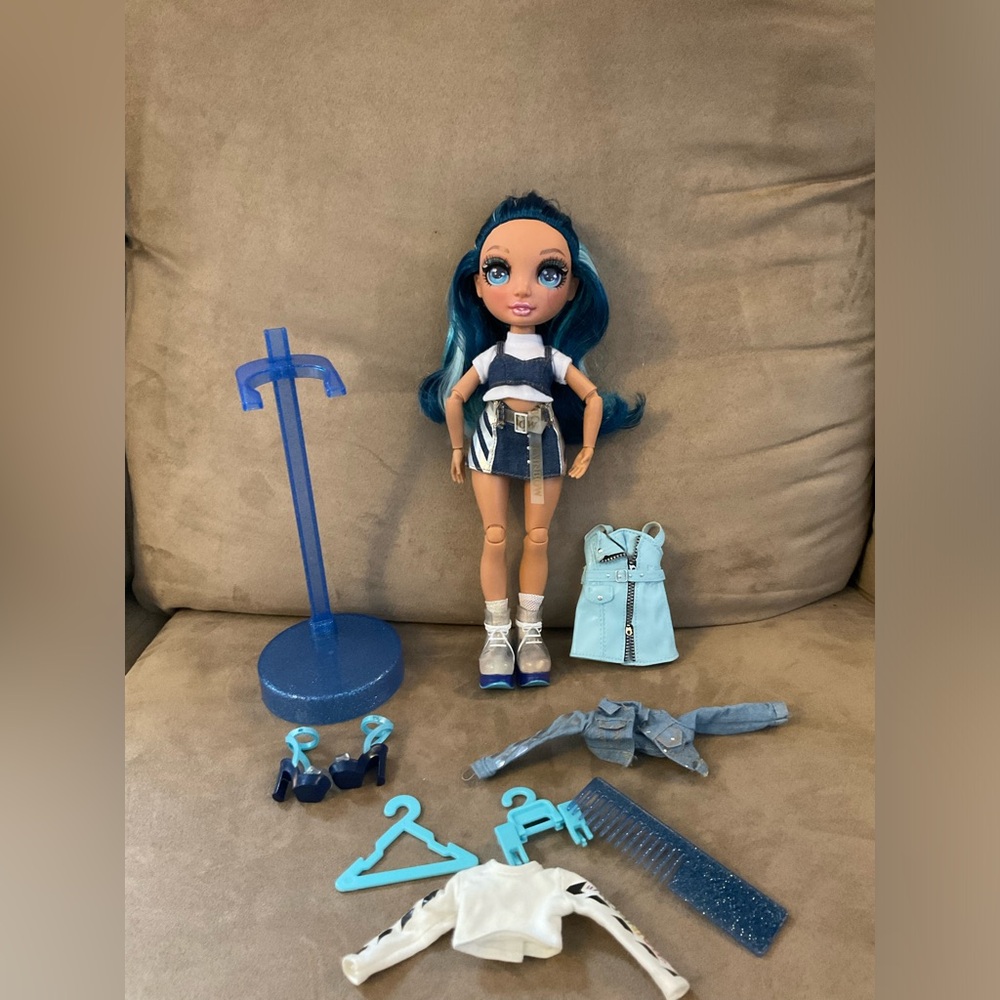 Rainbow High Skylar Bradshaw Blue Fashion Doll